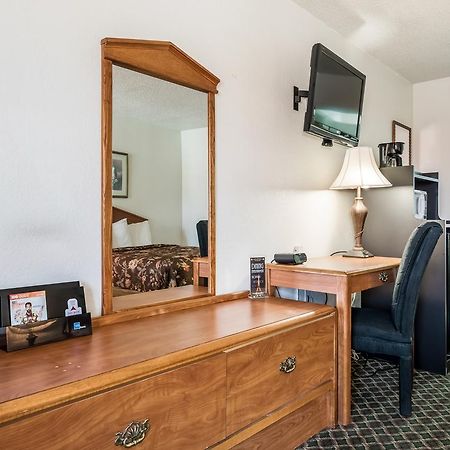 Americas Best Value Inn Paris Esterno foto